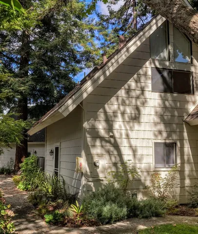 $3,400 | 2534 West Middlefield Road, Mountain View, CA 94043