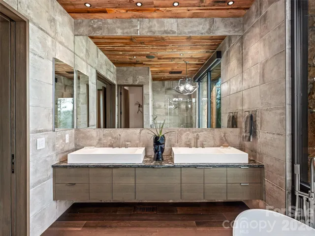 $5,800,000 | 112 Moon Shadow Lane, Marshall, NC 28753