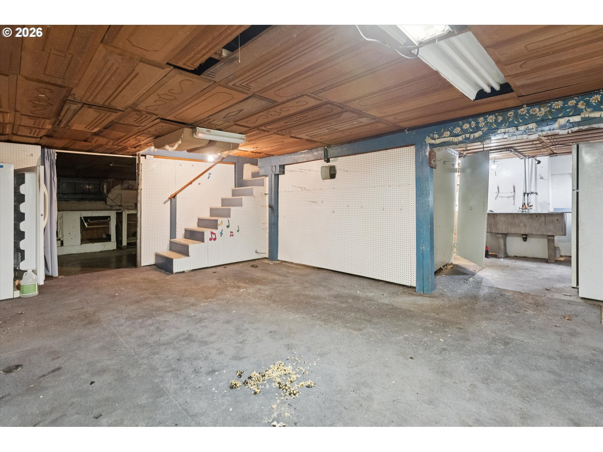 7812 Southwest Oak Street Portland, OR 97223 - Photo 35 of 46