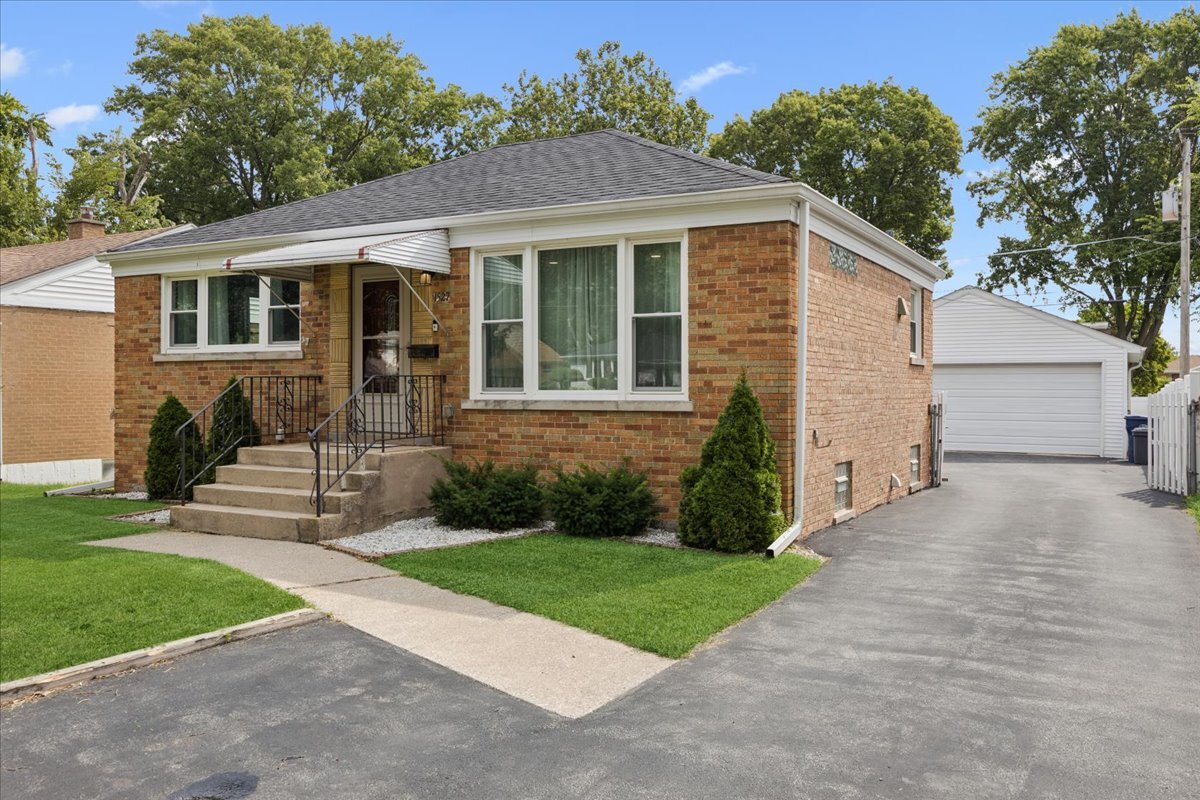 1527 North Wolf Road Berkeley, IL 60163 - Photo 1 of 23 Gallery Image 1