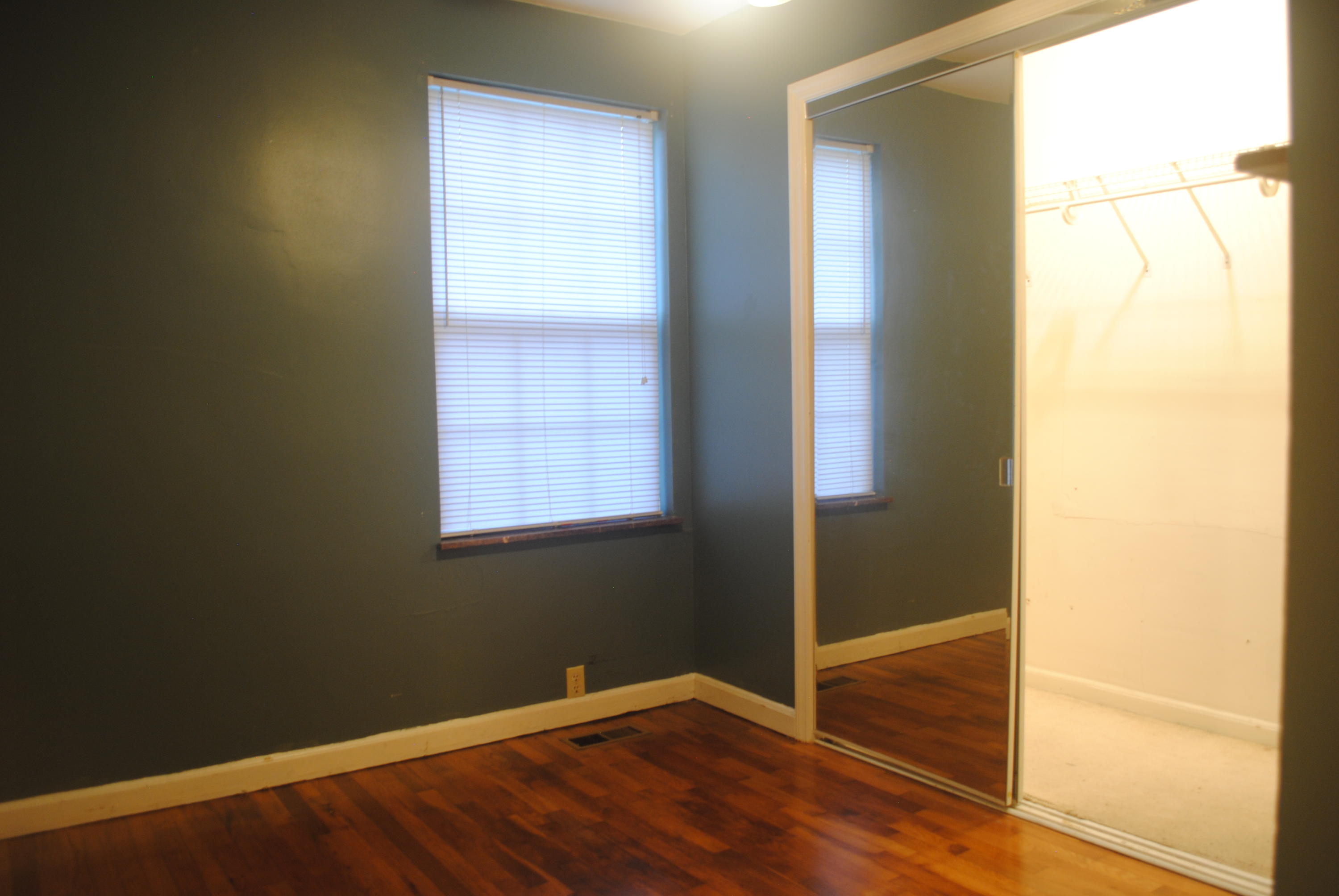 4318 Hayes Road Knoxville, TN 37912 - Photo 15 of 20 Bed