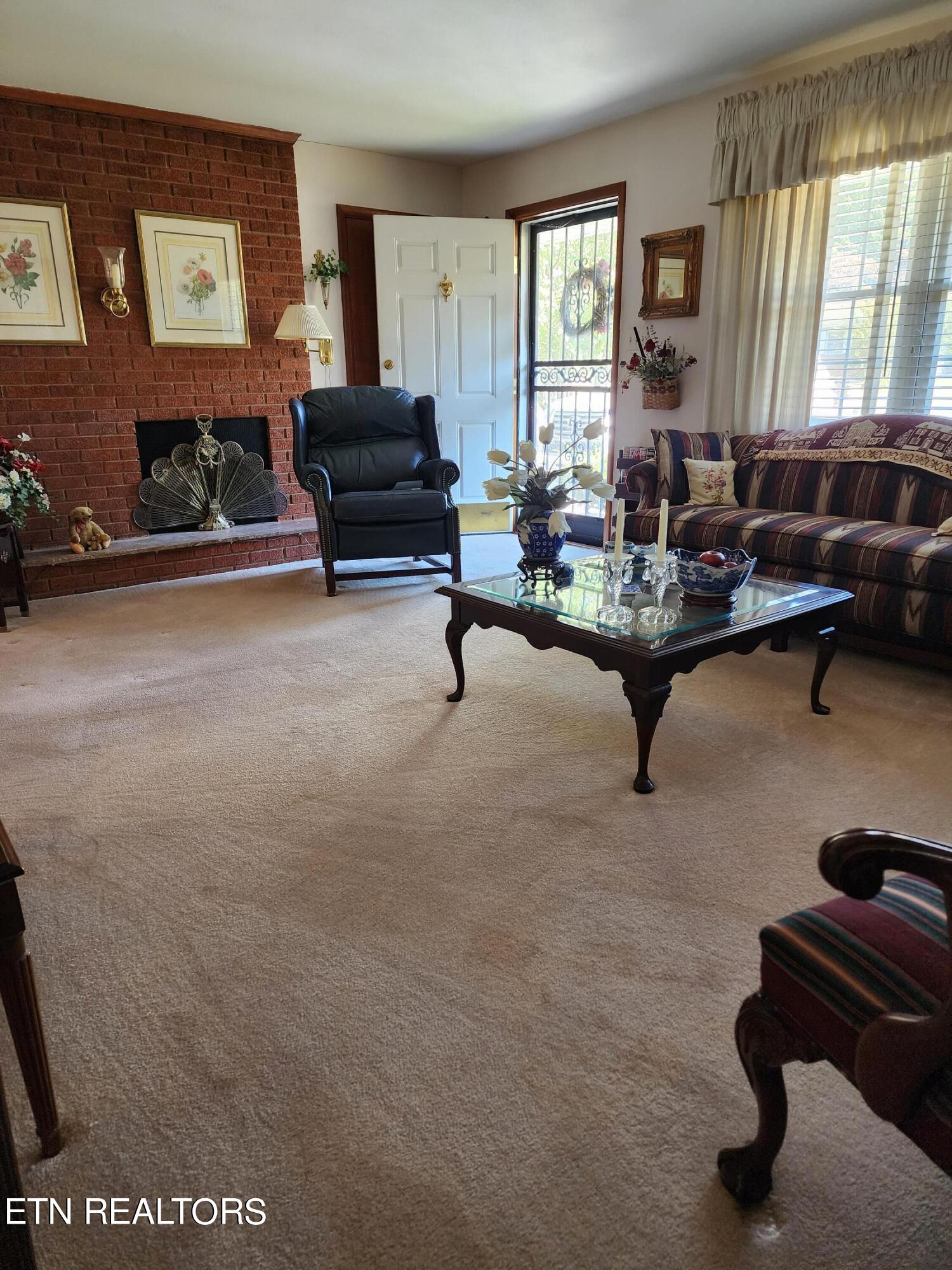 3105 Hazelwood Road, Unit 3 Knoxville, TN 37921 - Photo 3 of 8 20231012_133728