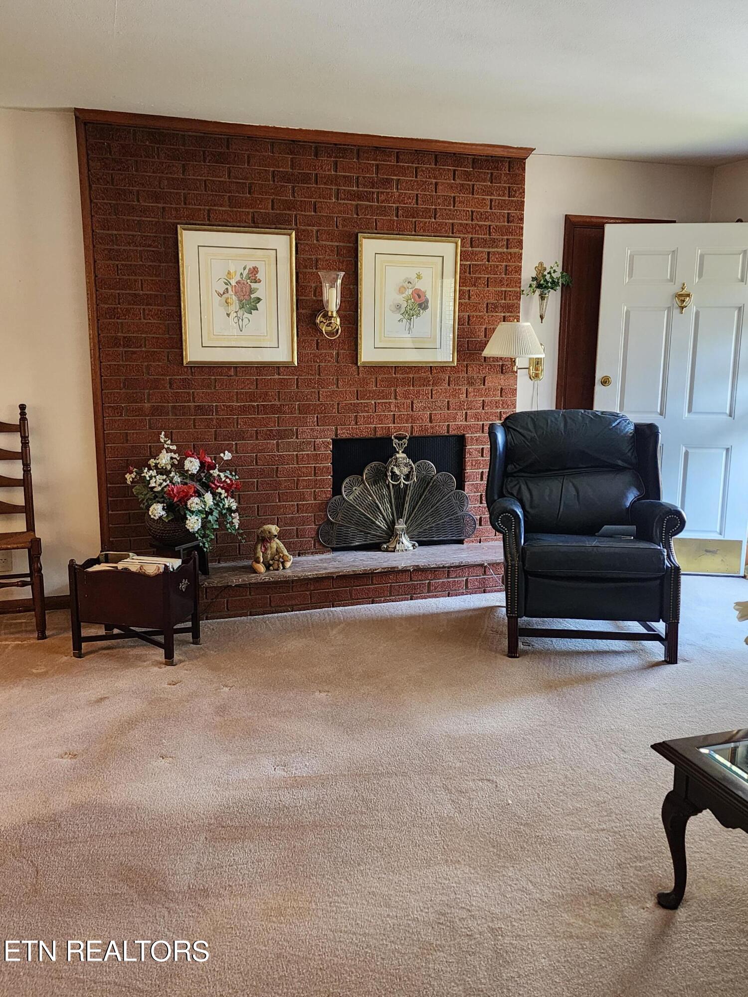 3105 Hazelwood Road, Unit 3 Knoxville, TN 37921 - Photo 4 of 8 20231012_133746