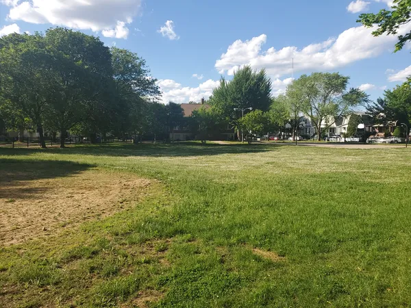 $2,200 | 5317 North Manila Avenue, Unit 2, Chicago, IL 60630