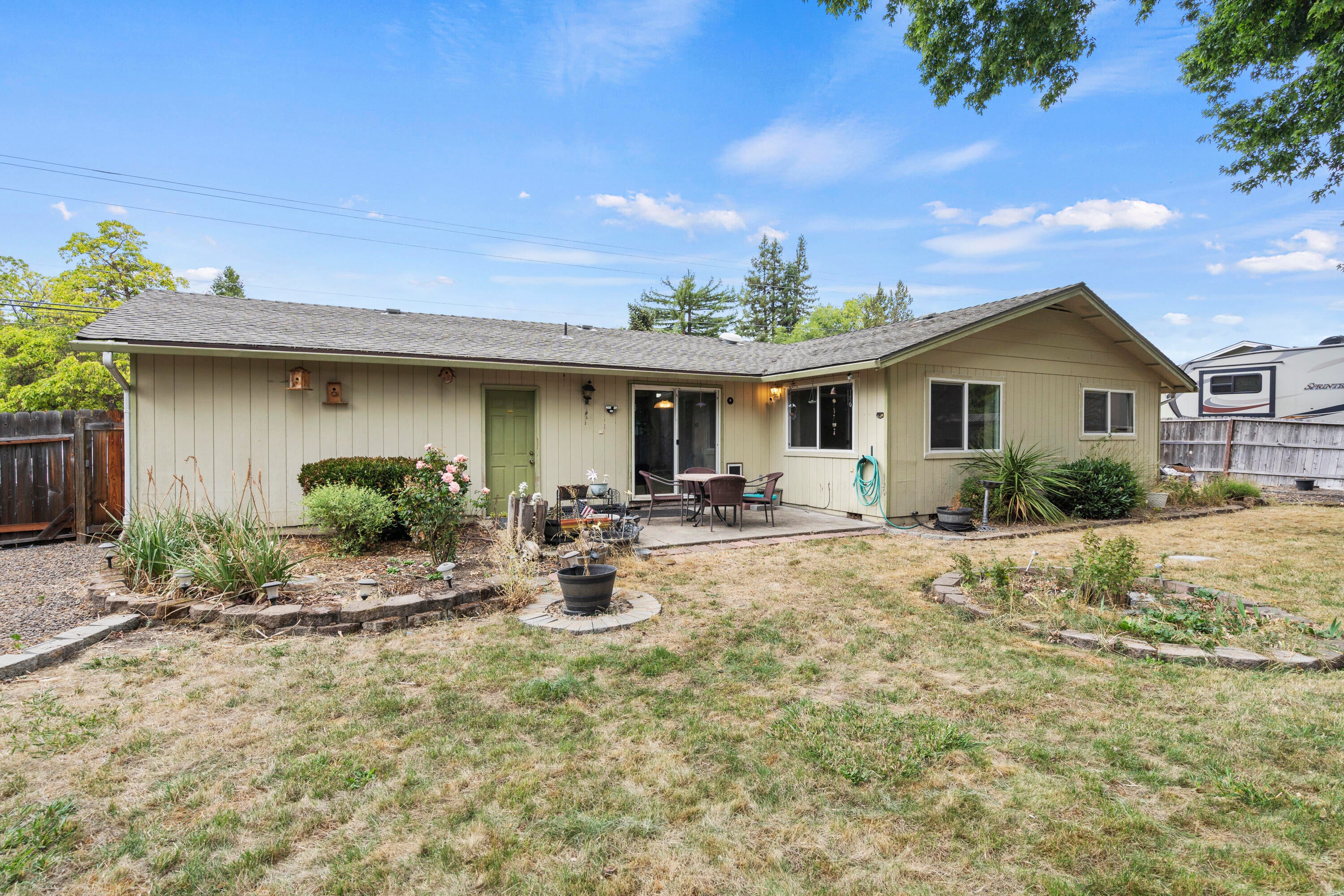 2622 Delta Waters Road Medford, OR 97504 - Photo 24 of 32 2622 Delta Waters Rd - 19