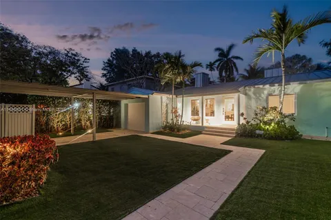 $2,590,000 | 3435 Royal Palm Avenue, Miami Beach, FL 33140