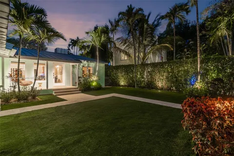 $2,590,000 | 3435 Royal Palm Avenue, Miami Beach, FL 33140