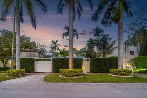 $2,590,000 | 3435 Royal Palm Avenue, Miami Beach, FL 33140