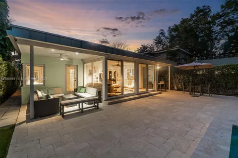 $2,590,000 | 3435 Royal Palm Avenue, Miami Beach, FL 33140