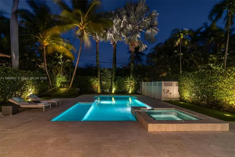 $2,590,000 | 3435 Royal Palm Avenue, Miami Beach, FL 33140