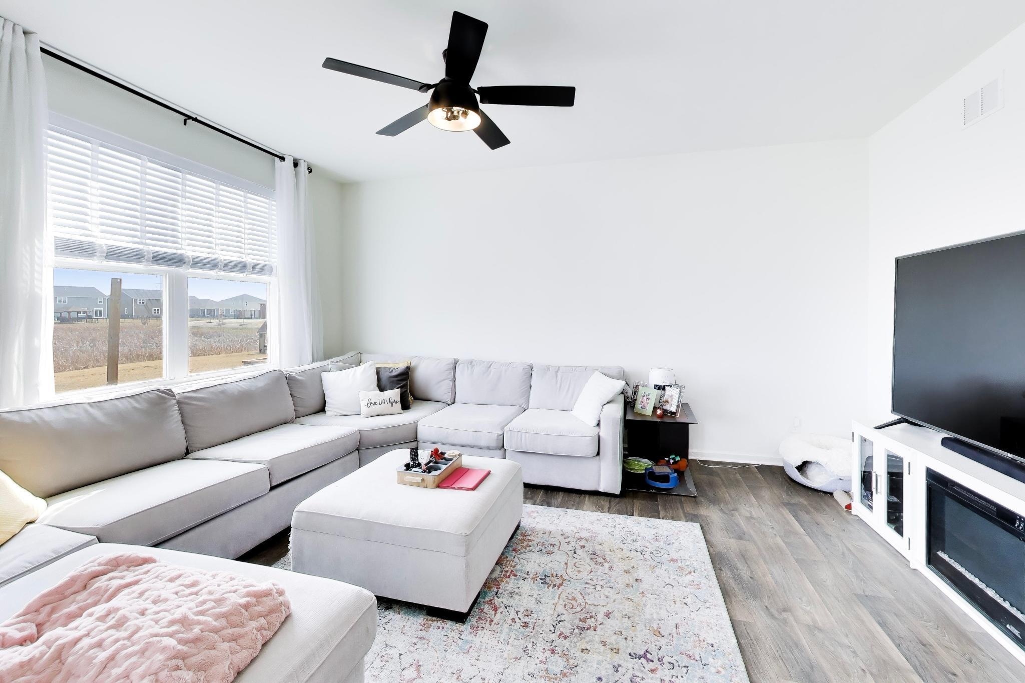 10351 Privet Drive Crown Point, IN 46307 - Photo 14 of 49 2048x1365