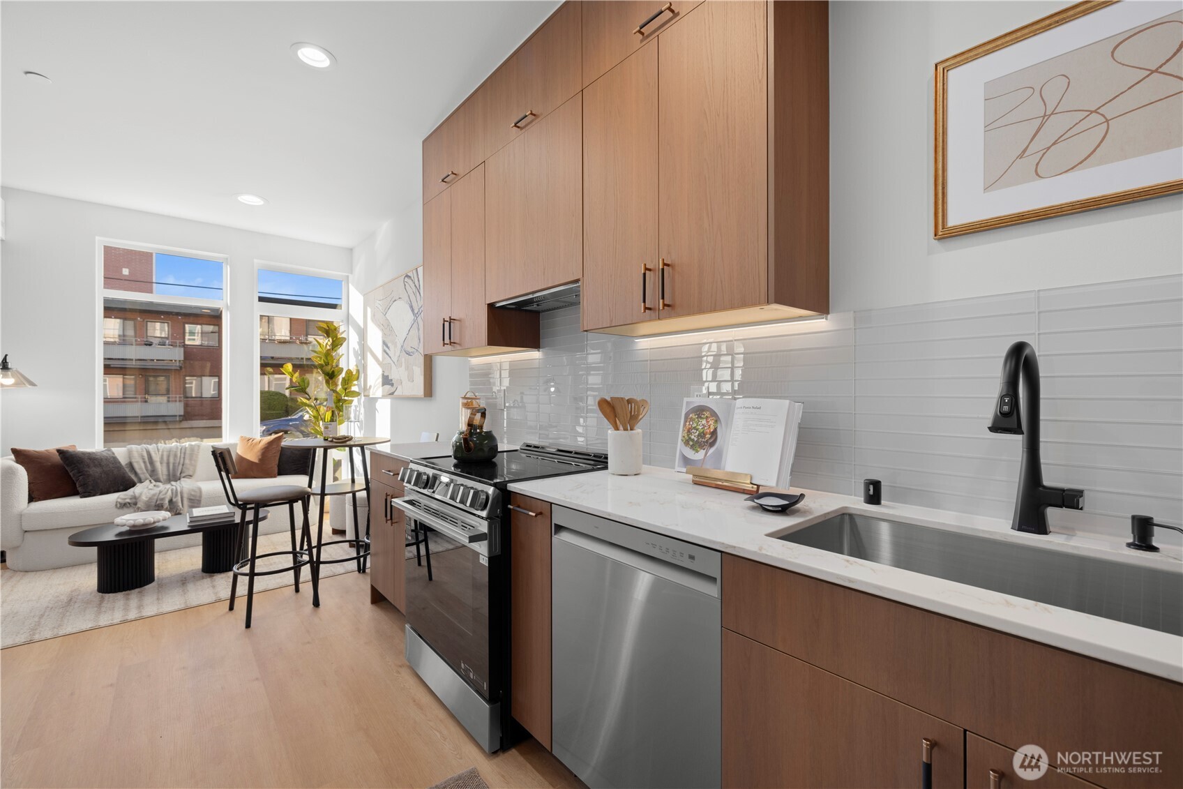 7526 6th Avenue Northwest Seattle, WA 98117 - Photo 8 of 27