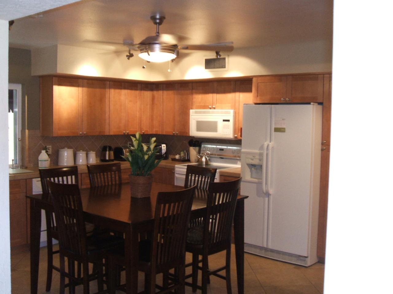 5627 South Outrigger Road Tempe, AZ 85283 - Photo 2 of 9 Kitchen