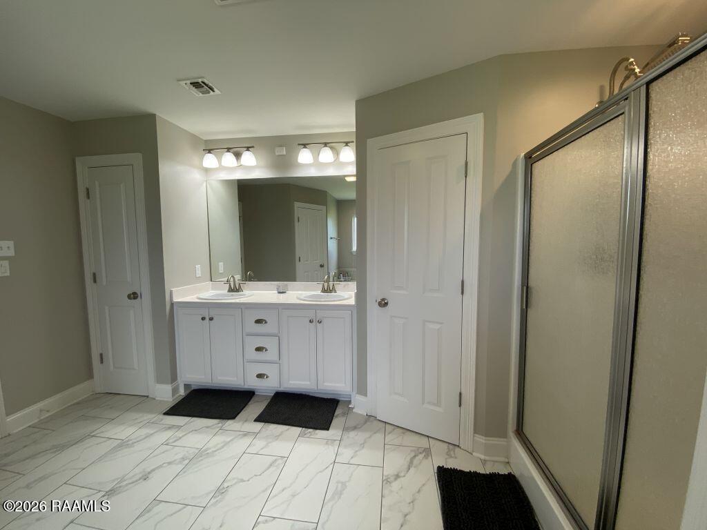17605 Dalton Road Kaplan, LA 70548 - Photo 11 of 27 11 Bathroom