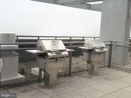 $2,400 | 2001 15th Street North, Unit 221, Arlington, VA 22201