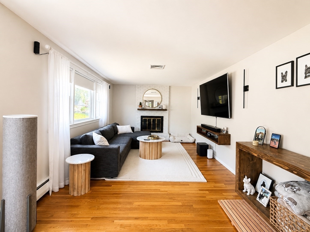 12 Seneca Road Woburn, MA 01801 - Photo 2 of 29