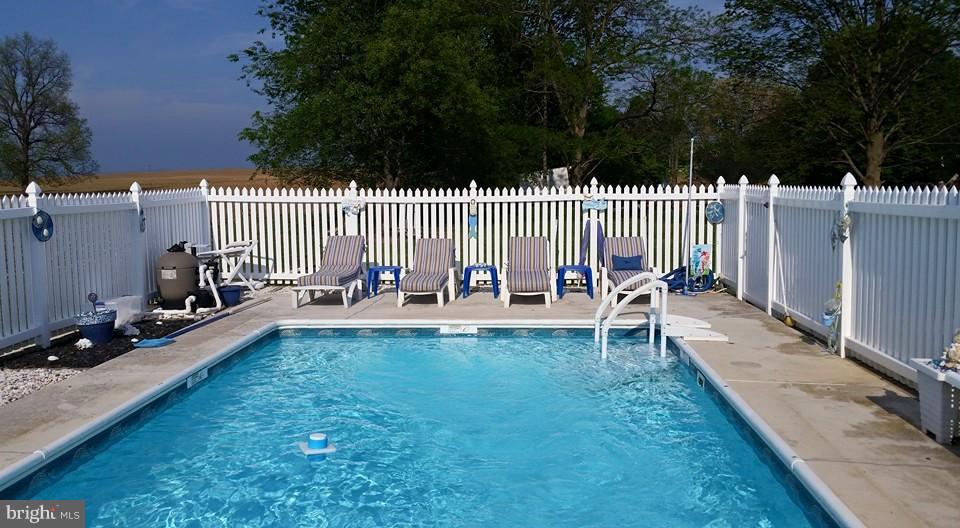 8099 Summit Point Road Charles Town, WV 25414 - Photo 2 of 26 Pool