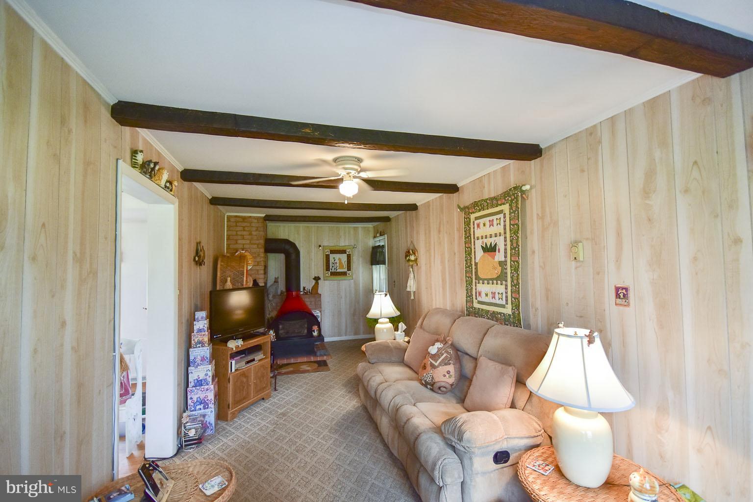 8099 Summit Point Road Charles Town, WV 25414 - Photo 16 of 26 Family Room