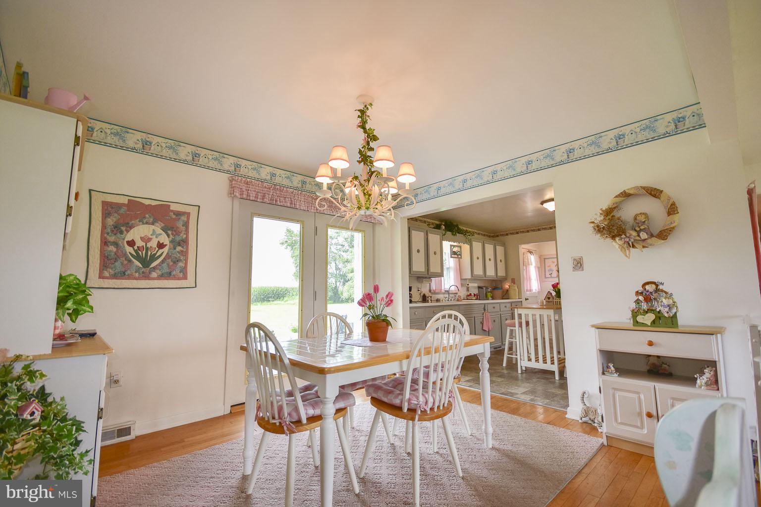 8099 Summit Point Road Charles Town, WV 25414 - Photo 3 of 26 Dining Room