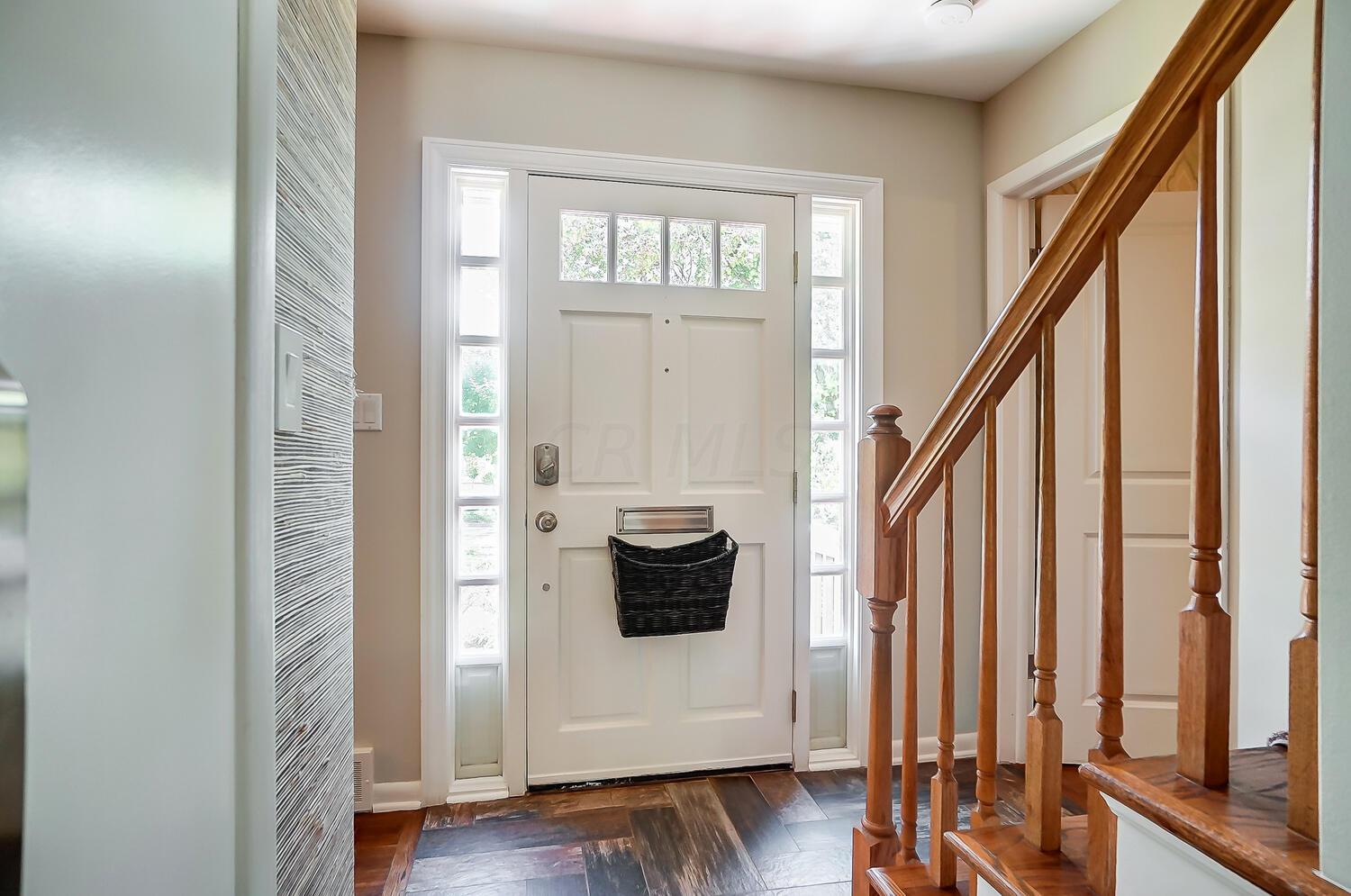 2895 Halstead Road Upper Arlington, OH 43221 - Photo 5 of 63 50041490-005_web