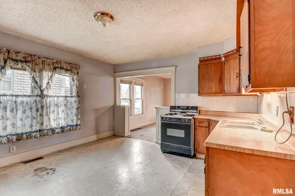 $65,000 | 408 South Cherokee Street, Taylorville, IL 62568