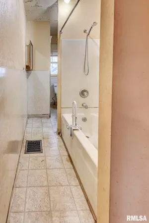 $65,000 | 408 South Cherokee Street, Taylorville, IL 62568