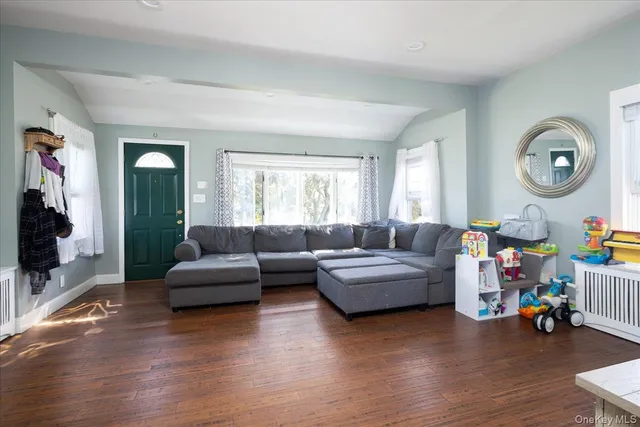 $599,000 | 404 Silver Lane, Oceanside, NY 11572