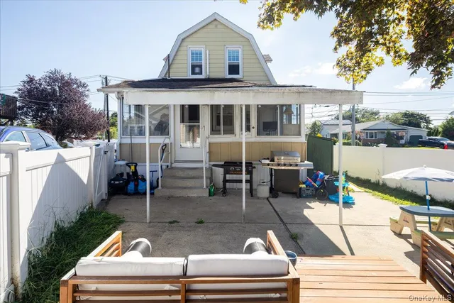 $599,000 | 404 Silver Lane, Oceanside, NY 11572