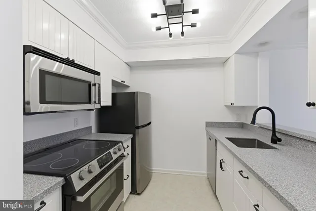 $2,150 | 2111 Wisconsin Avenue Northwest, Unit 514, Washington, DC 20007