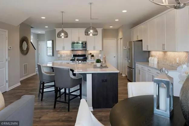 $2,795 | 18486 60th Place North, Plymouth, MN 55446