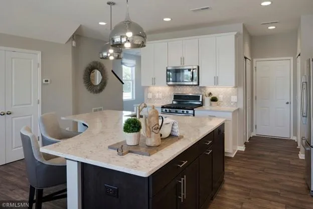 $2,795 | 18486 60th Place North, Plymouth, MN 55446