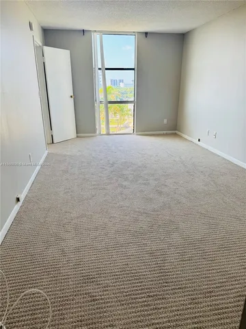 a view of empty room with window