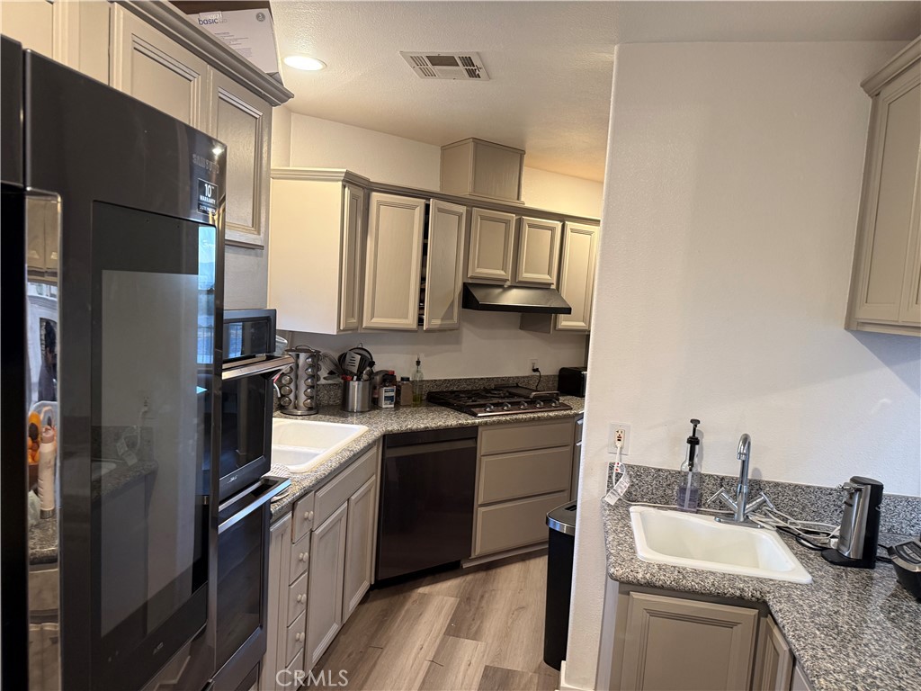 13975 Barker Road Apple Valley, CA 92307 - Photo 17 of 53