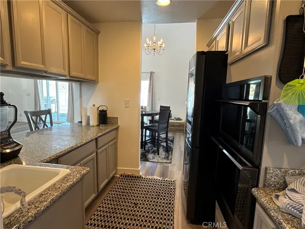 $815,000 | 13975 Barker Road, Apple Valley, CA 92307