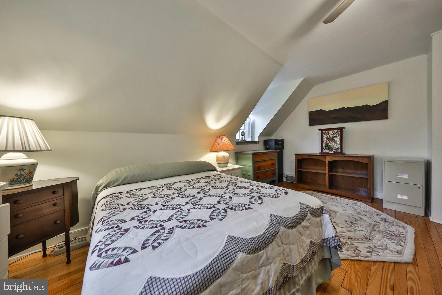 715 Sunset Road Glenside, PA 19038 - Photo 24 of 35 middle bedroom
