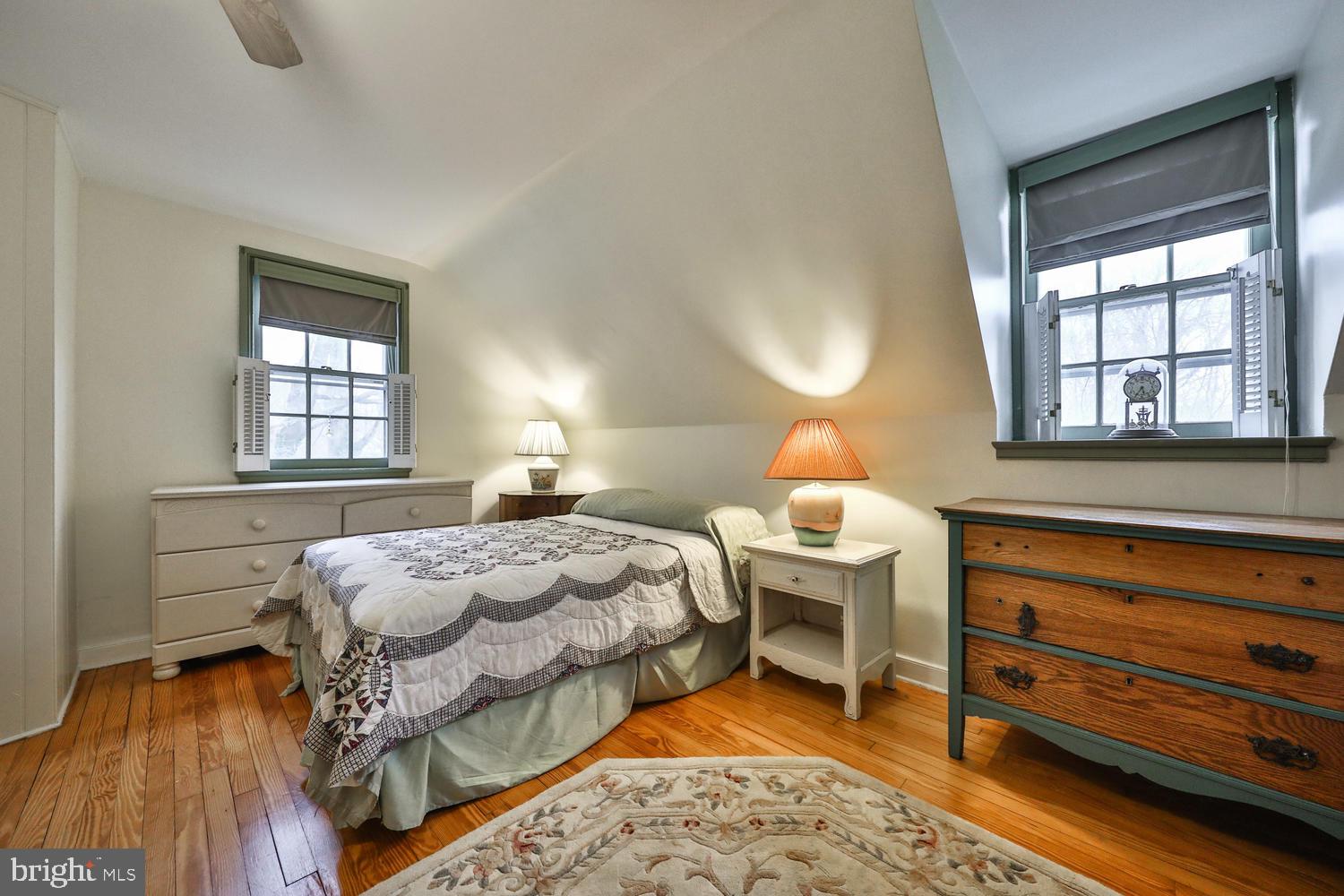 715 Sunset Road Glenside, PA 19038 - Photo 25 of 35 middle bedroom