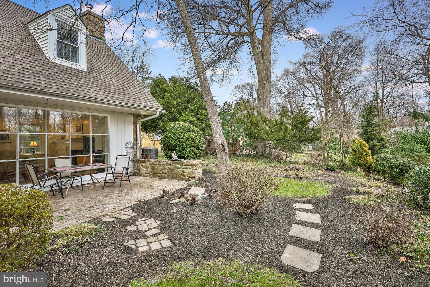 715 Sunset Road Glenside, PA 19038 - Photo 34 of 35 patio and yard facing north