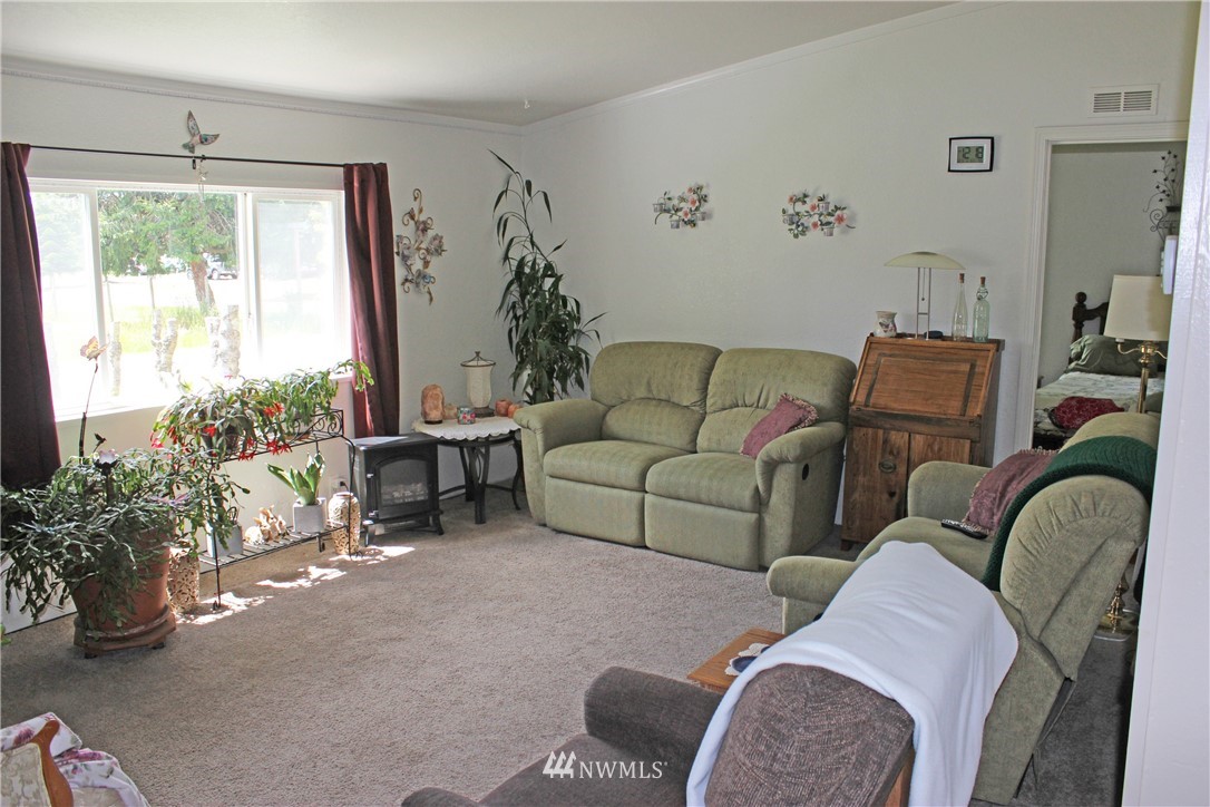 8328 180th Way Southwest Rochester, WA 98579 - Photo 11 of 38