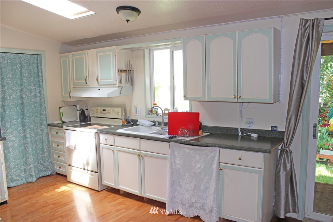 8328 180th Way Southwest Rochester, WA 98579 - Photo 7 of 38