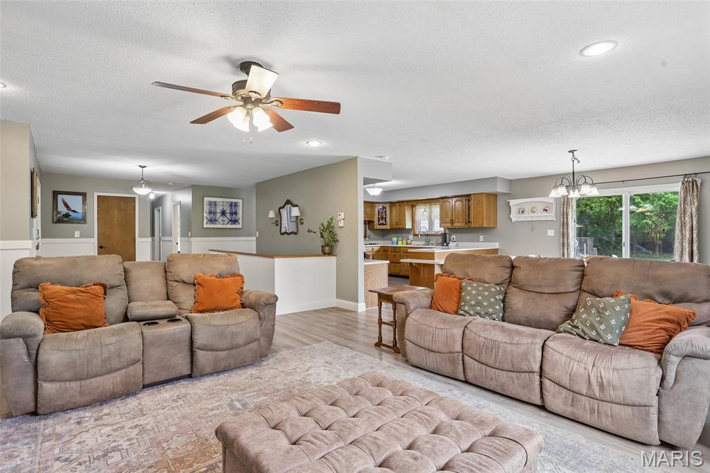 16016 Rugby Trail Litchfield, IL 62056 - Photo 9 of 48