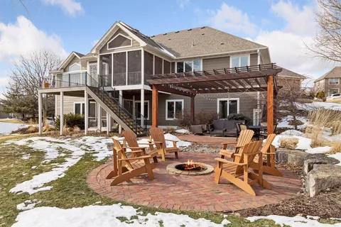 $1,095,000 | 7011 Highover Drive, Chanhassen, MN 55317