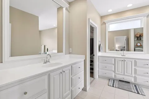 $1,095,000 | 7011 Highover Drive, Chanhassen, MN 55317