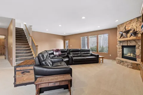 $1,095,000 | 7011 Highover Drive, Chanhassen, MN 55317