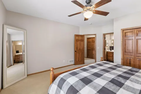 $1,095,000 | 7011 Highover Drive, Chanhassen, MN 55317