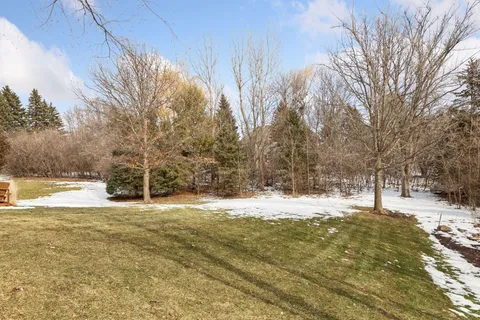 $1,095,000 | 7011 Highover Drive, Chanhassen, MN 55317