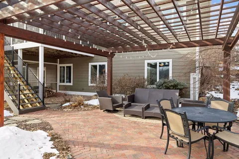 $1,095,000 | 7011 Highover Drive, Chanhassen, MN 55317