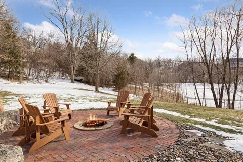 $1,095,000 | 7011 Highover Drive, Chanhassen, MN 55317