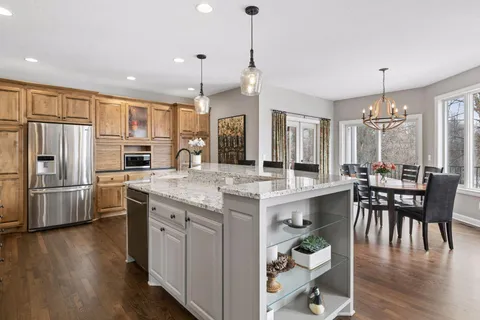$1,095,000 | 7011 Highover Drive, Chanhassen, MN 55317