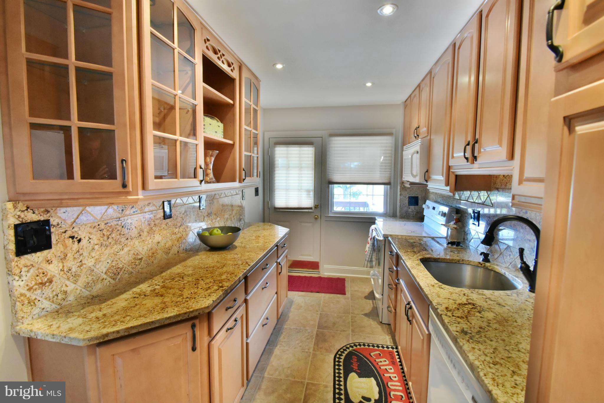 365 Whitfield Road Catonsville, MD 21228 - Photo 16 of 26 Amazing quality cabinetry granite countertops