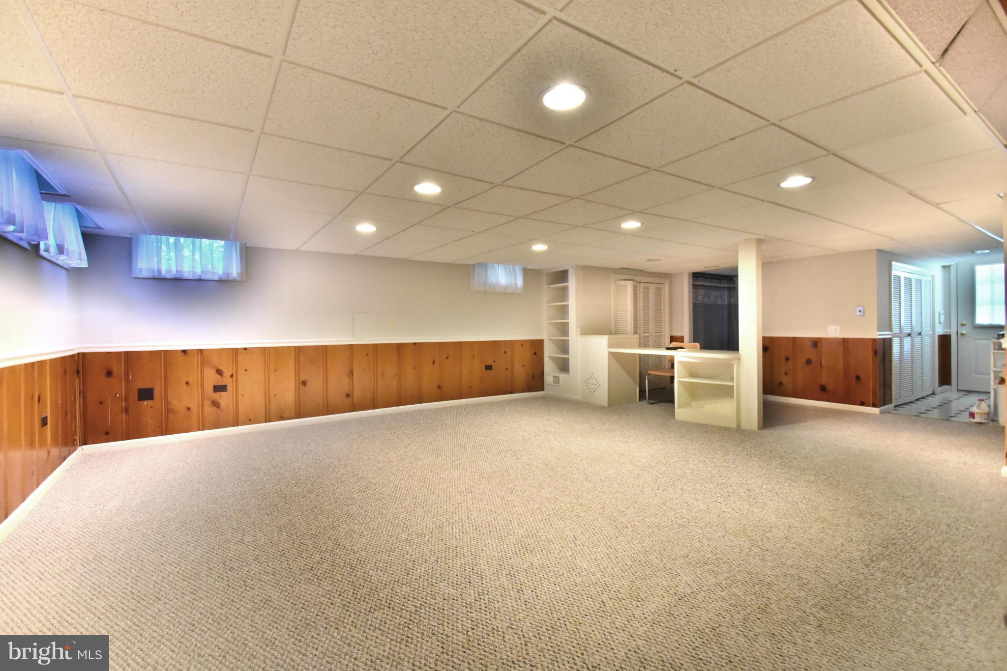 365 Whitfield Road Catonsville, MD 21228 - Photo 21 of 26 Walk-out level built-in desk area